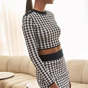 Houndstooth Crop Sweater With Strong Shoulder